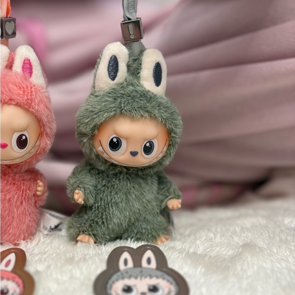 Labubu ! Secret pin for love plush pendant new drop August 28th V4 - Picture 9 of 10